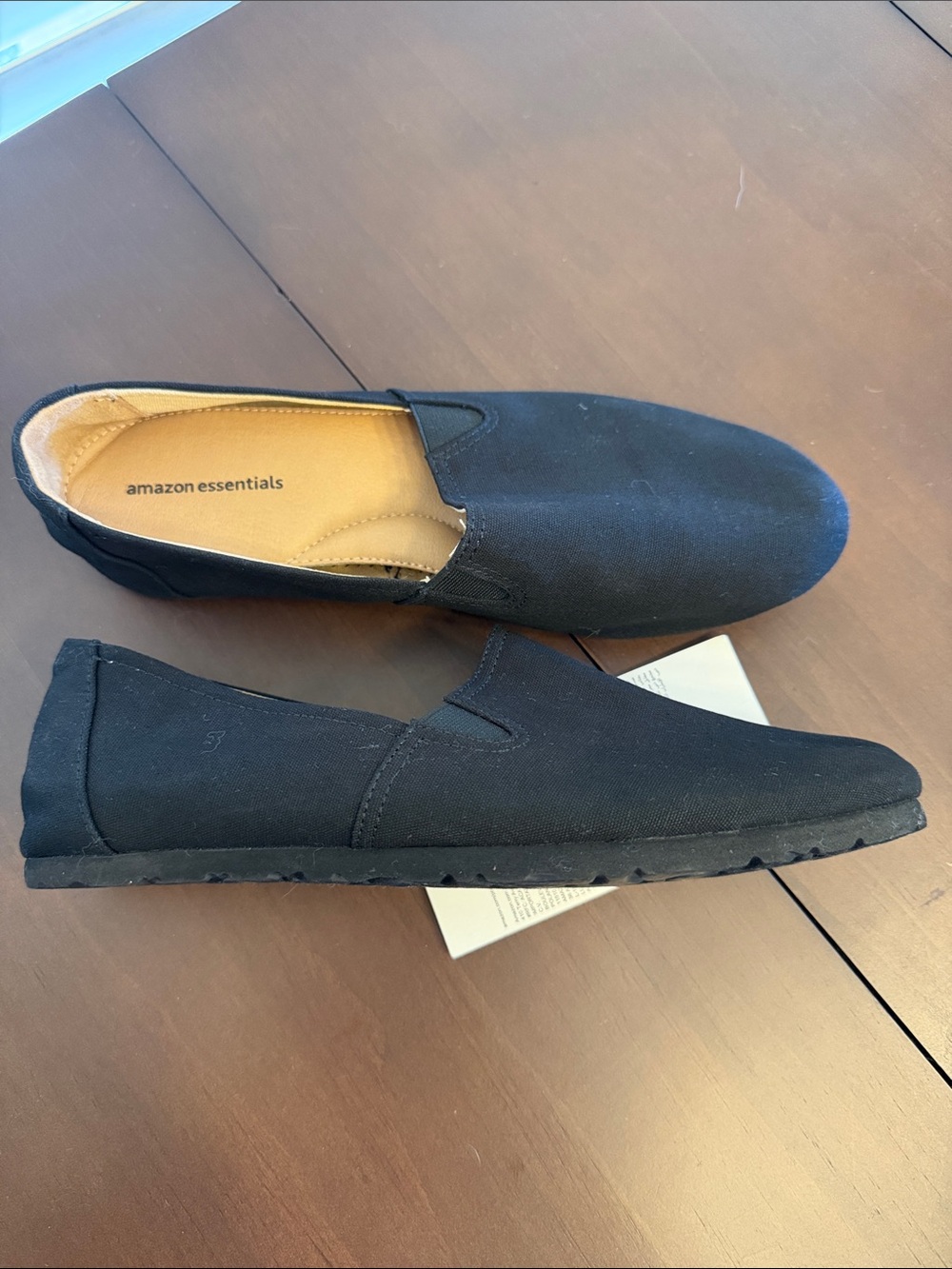 Black Amazon Essentials flats